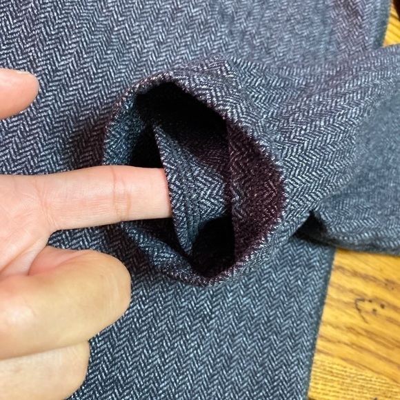 Lululemon 1/4 zip hoodie heathered gray size large 8/10? thumb hole. - Picture 9 of 12